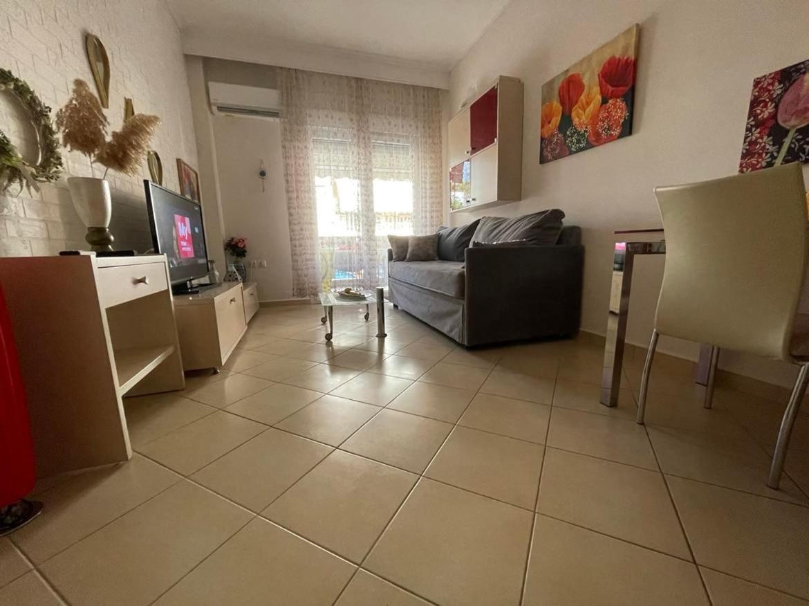 Brick Apartment Néa Péramos エクステリア 写真